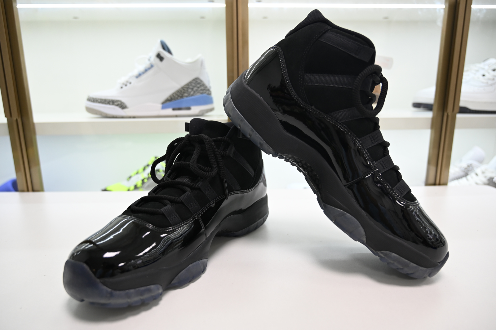 Air Jordan 11 “Cap and Gown” black 378037-005