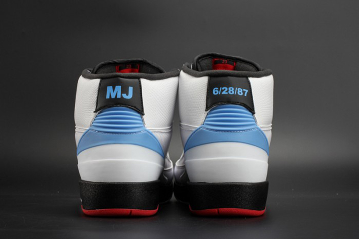 AIR JORDAN 2 RETRO UNC"Alumni" mens 917360-105