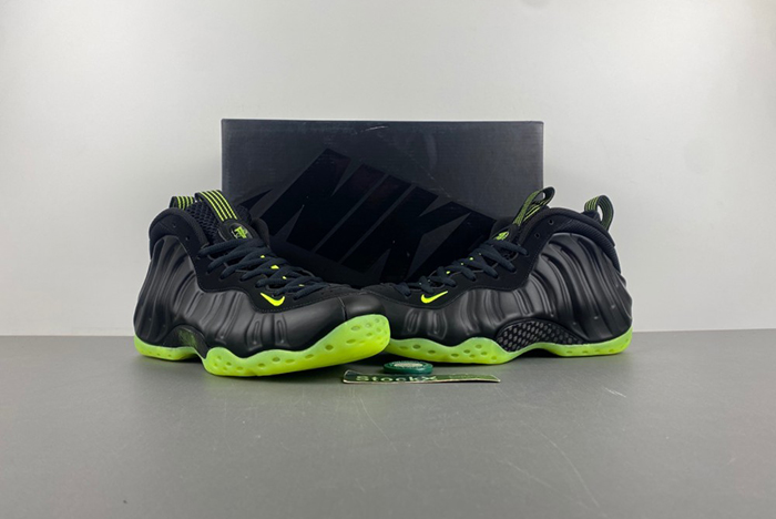 Nike Air Foamposite One Black Volt HF2902-001