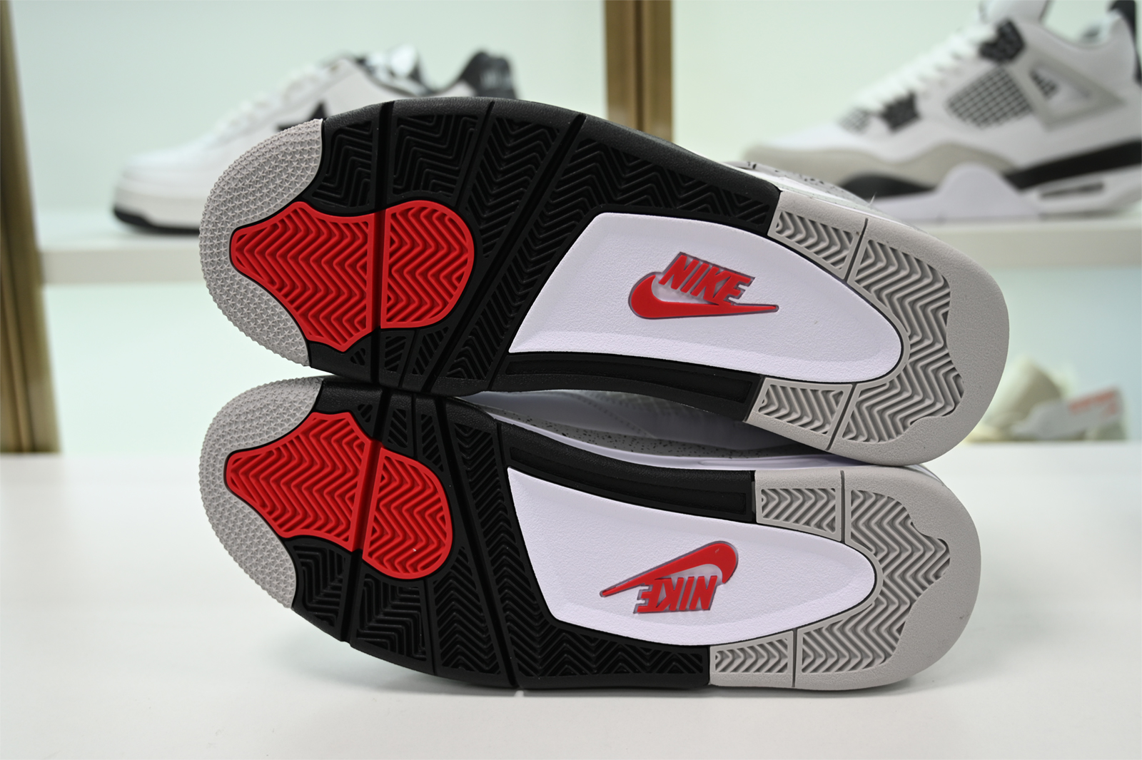 Jordan 4 Retro White Cement 840606-192