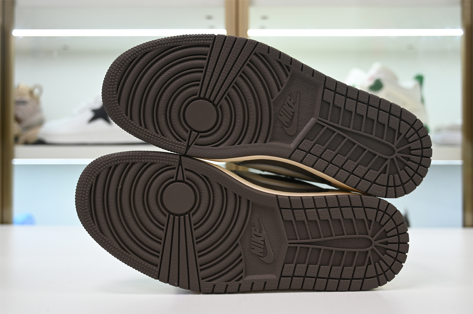 Air Jordan 1 Retro Low OG SP Travis Scott Reverse Mocha DM7866-162