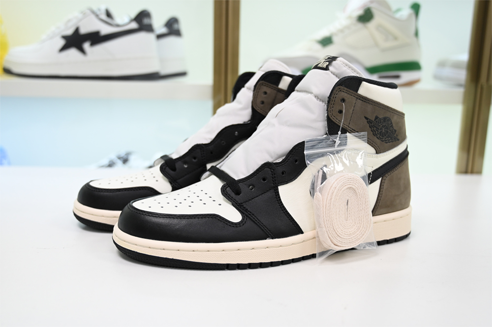 Air Jordan 1 High OG “Dark Mocha 555088-105