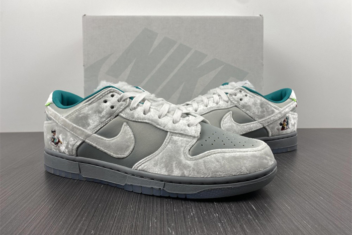 Nike Dunk Low "Ice and Snow Festival" DO2326-001