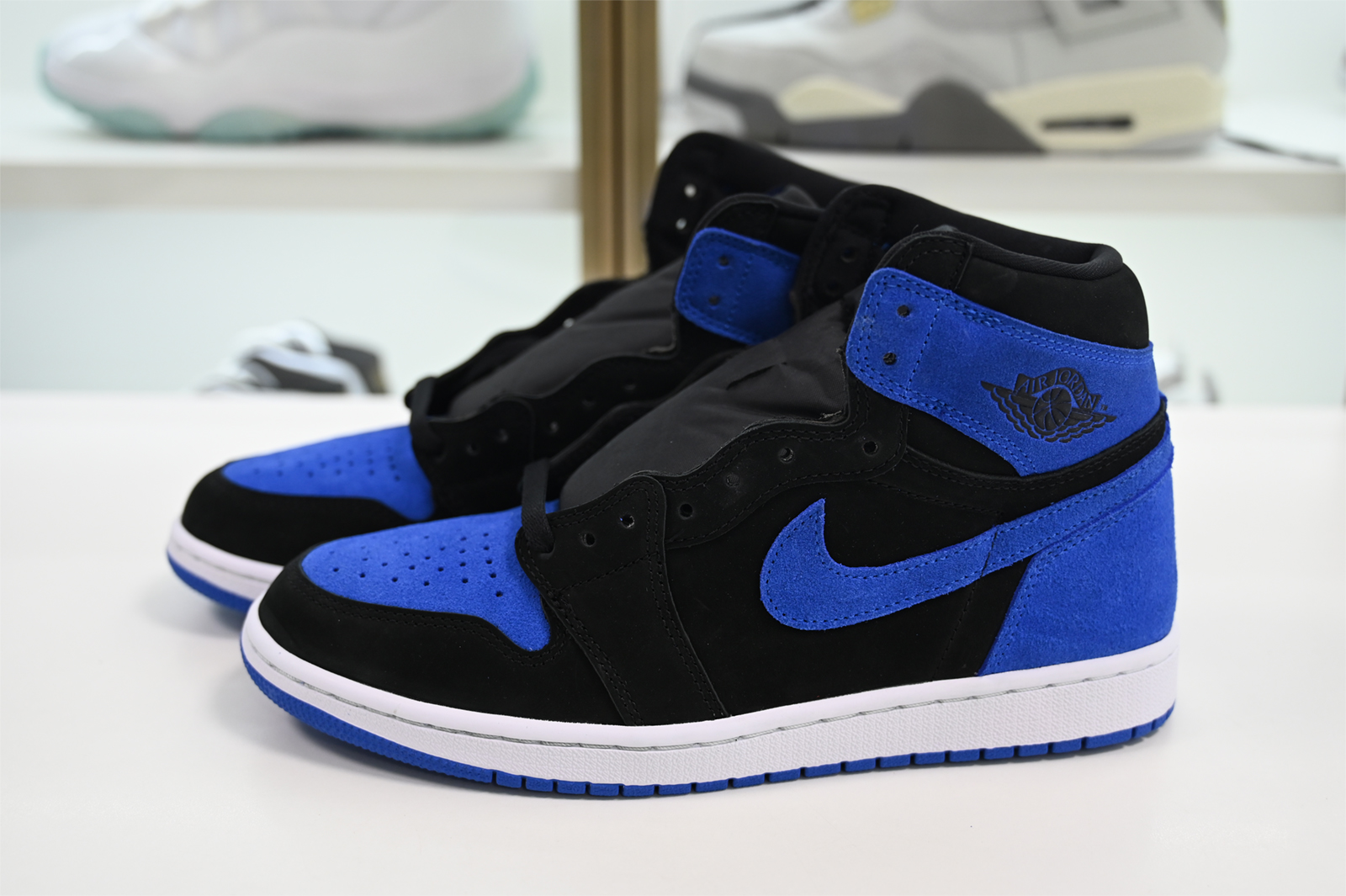 Air Jordan 1 Royal Suede DZ5485-042