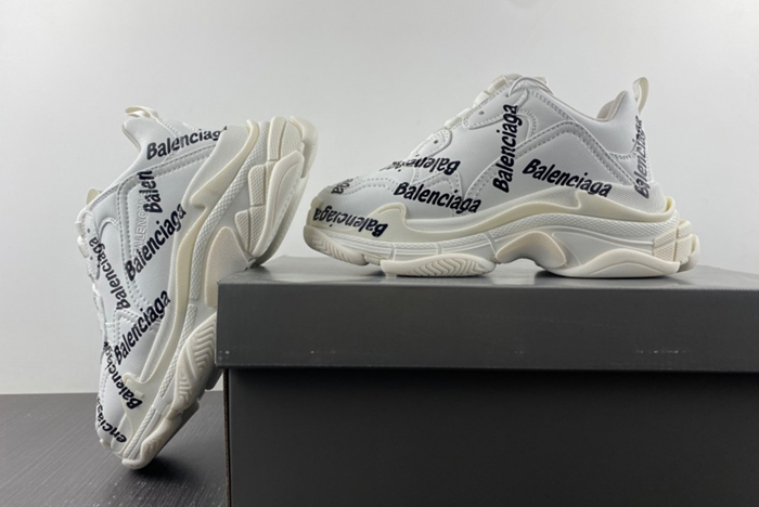 Balenciaga Wmns Triple S 