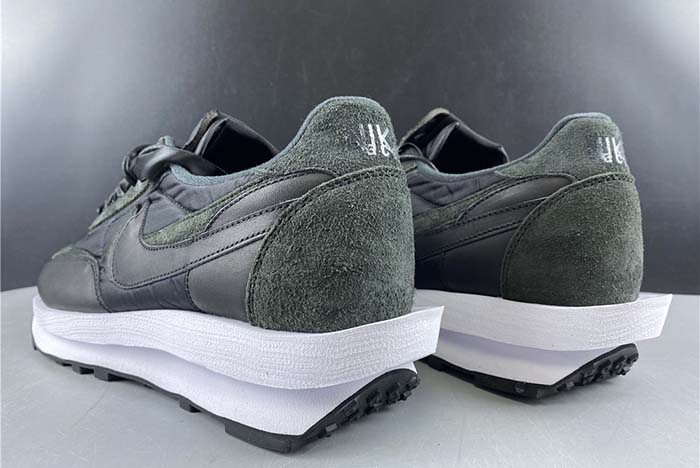 NIKE LDWAFFLE/SACAI BLACK MULTI-BV0073-002