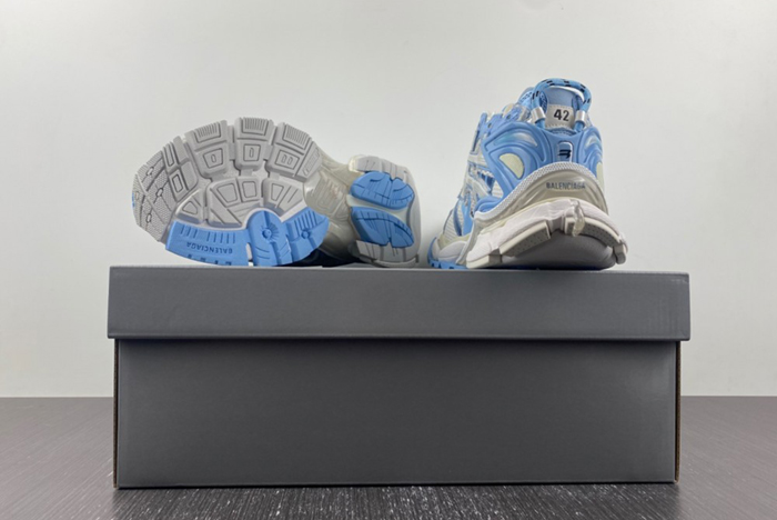 BALENCIAGA -Runner 7.0 light blue 677403 W3RB2 9744