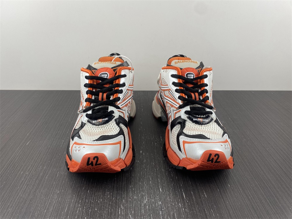 BALENCIAGA -Runner 7.0