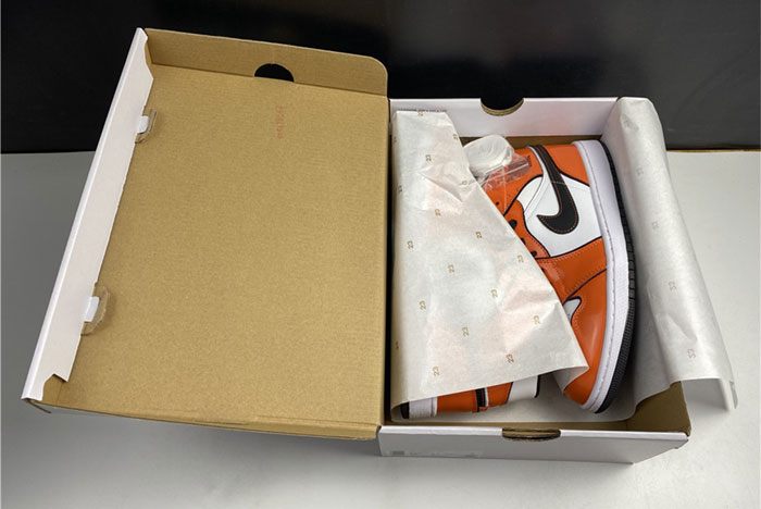Air Jordan 1 Mid “Turf Orange” DD6834-802