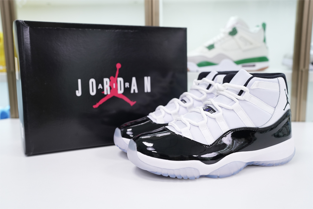 Air Jordan 11 Retro Concord