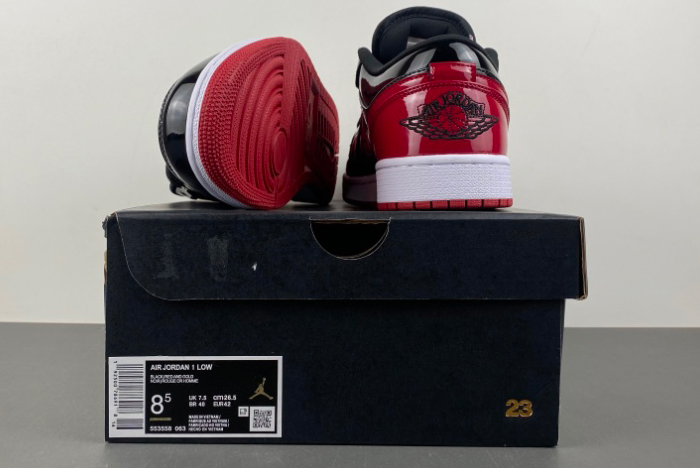 Air Jordan 1 Low patent red 553558-063