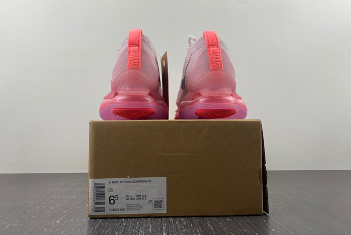 Wmns Air Max Scorpion Flyknit