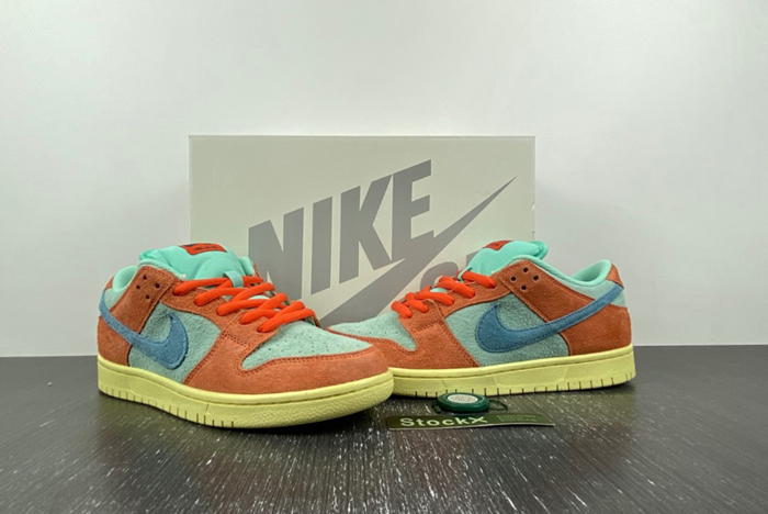 Nike SB Dunk Low Orange Emerald Rise DV5429-800