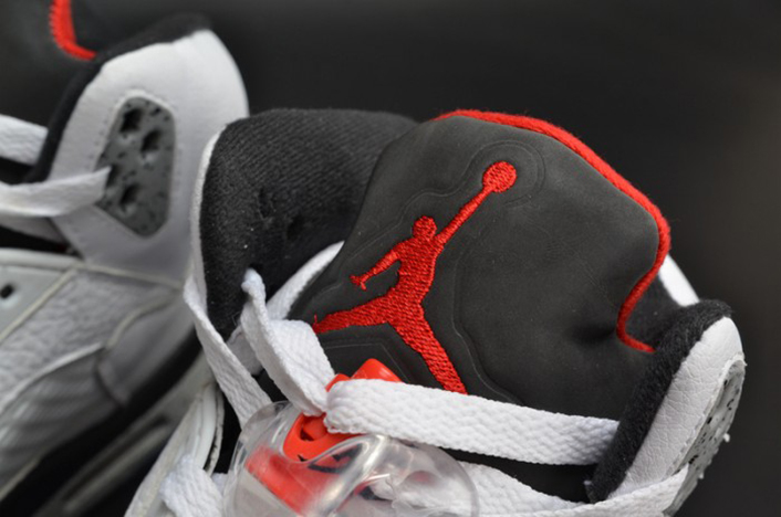 AIR JORDAN 5 RETRO "WHITE CEMENT" mens 136027-104