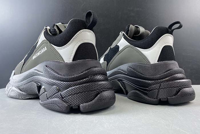 Balenciaga SNEAKERS 0841