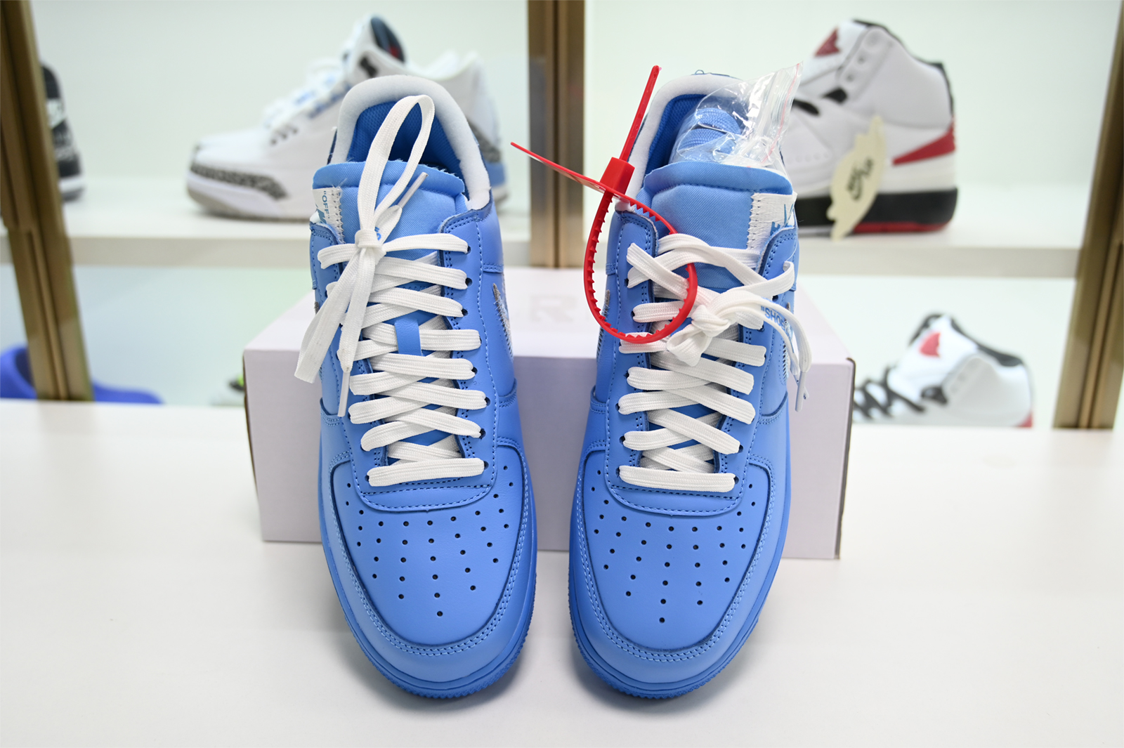 Off-White  NIKE AIR FORCE 1 MCA BLUE CI1173-400