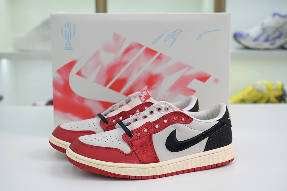 Jordan 1 Retro Low OG Trophy Room Away FN0432-100