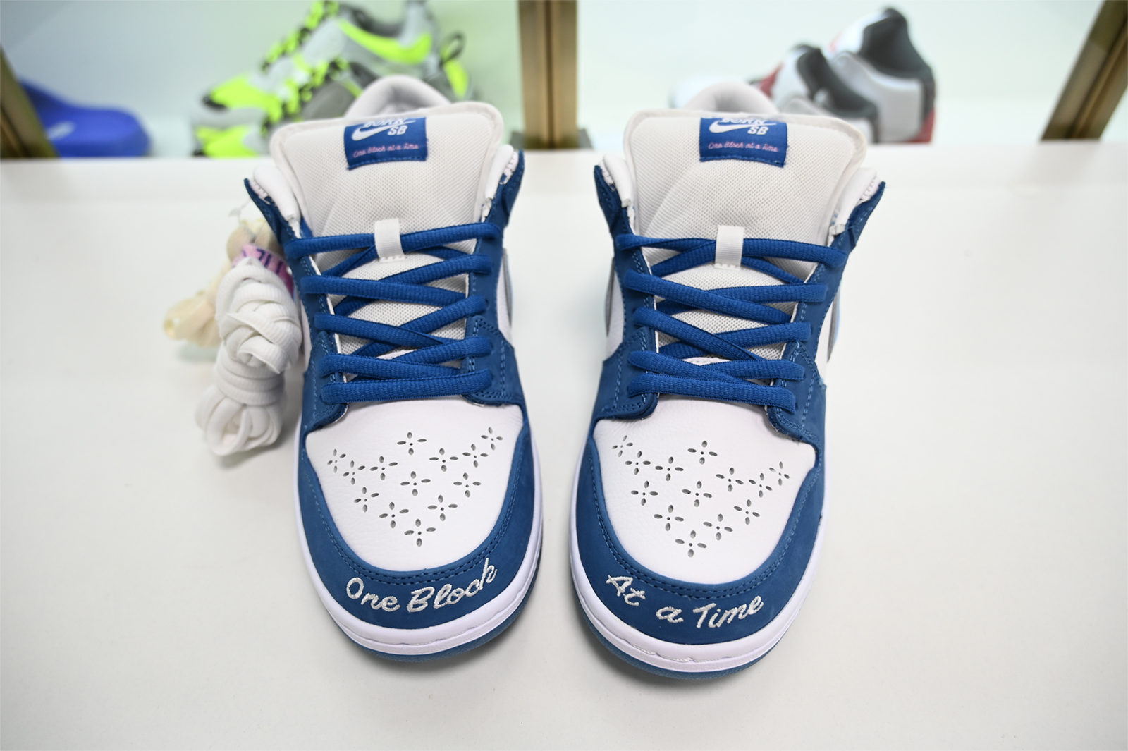 Born x Raised x Nike SB Dunk Low FN7819-400