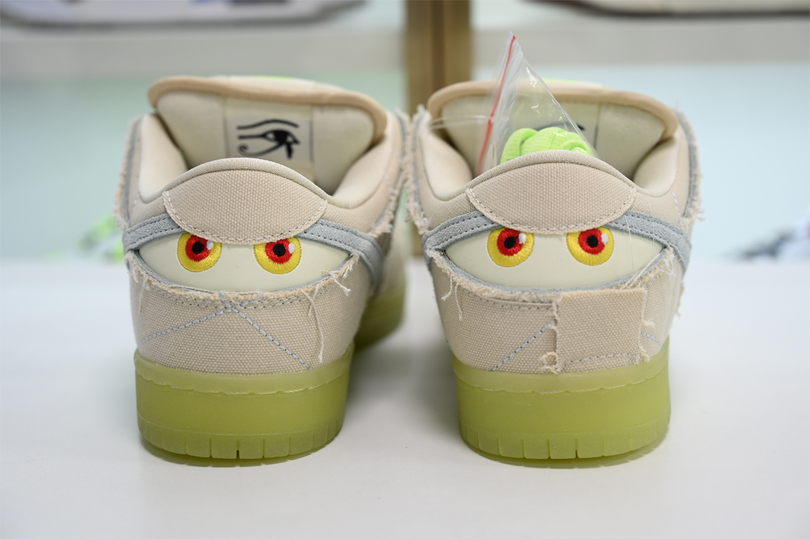 Nike SB Dunk Low Mummy DM0774-111