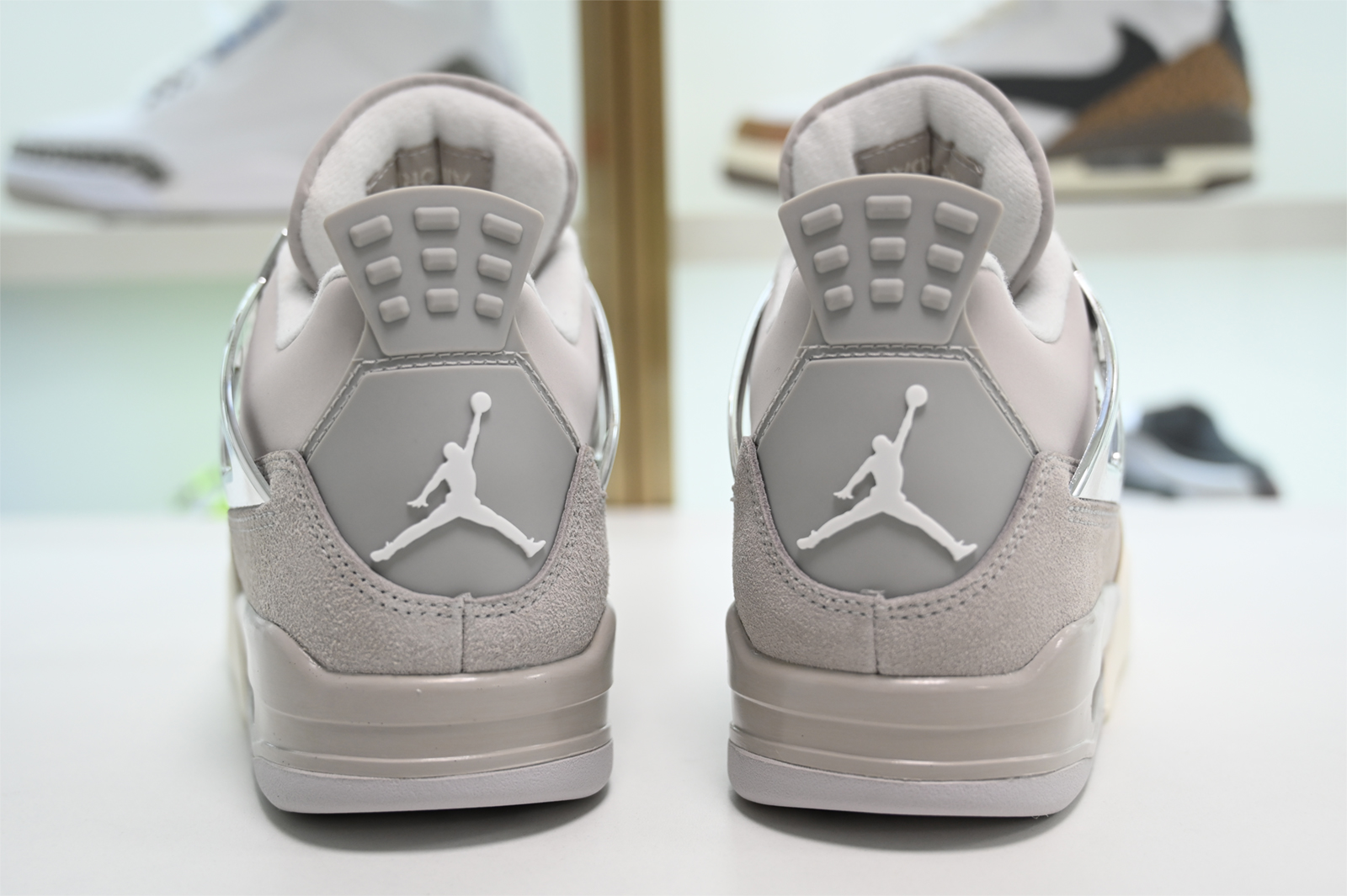 Air Jordan 4 Womens Frozen Moments AQ9129-001