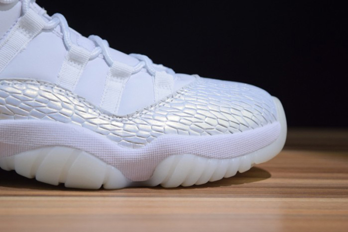 Air Jordan 11 Low Heiress Frost White 897331-100