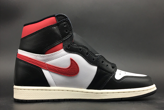 AIR JORDAN 1 BLACK WHITE GYM RED 555088-061