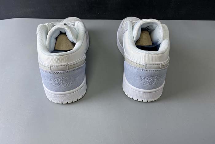 AIR JORDAN 1 LOW CV3043-100