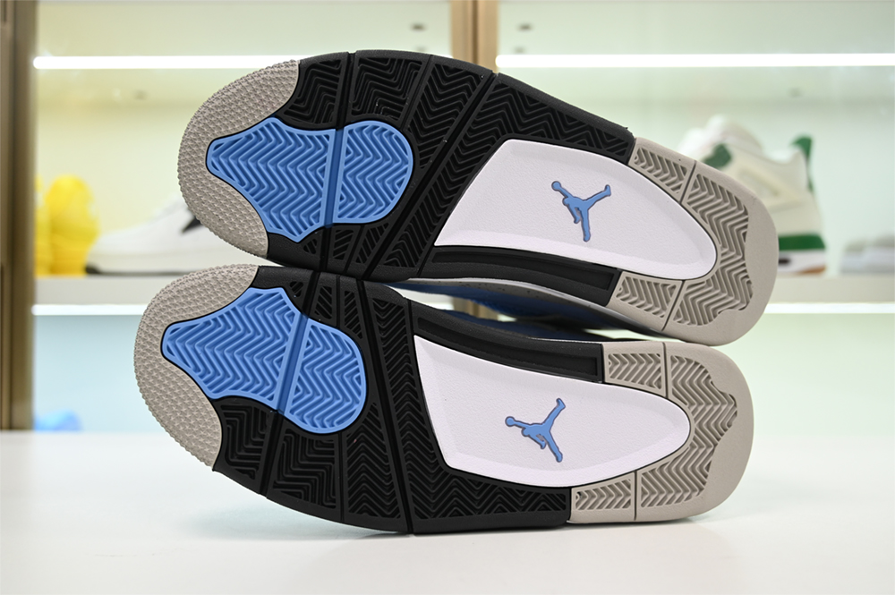 Air Jordan 4 “University Blue CT8527-400