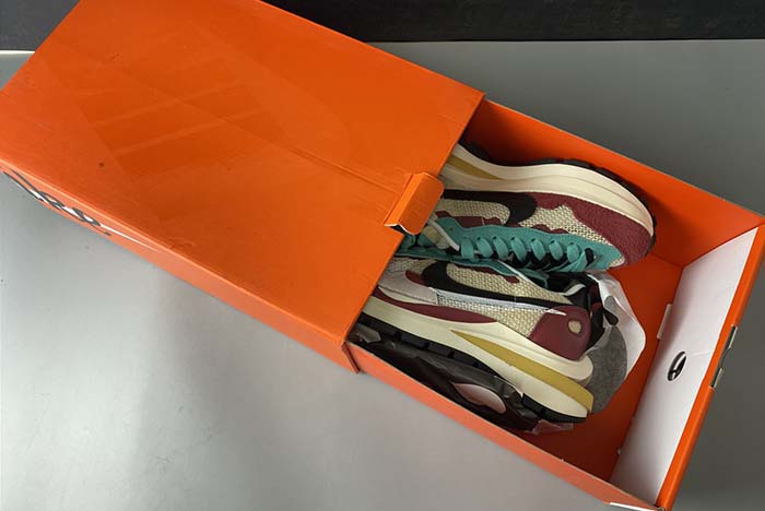 NIKE LDWAFFLE/SACAI CI9928 301