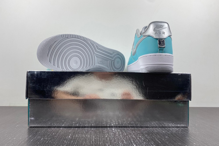 Tiffany & Co. x Nike Air Force 1 Low  silver DZ1382-003