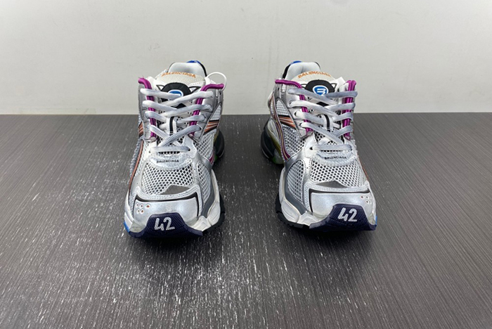 Balenciaga 7.5  772774-W3RBW-9168