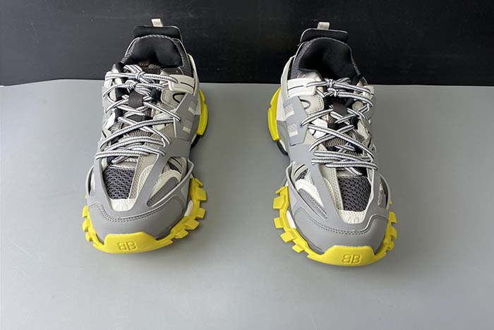 Balenciaga Track 3.0 542023-W1GB7-2018