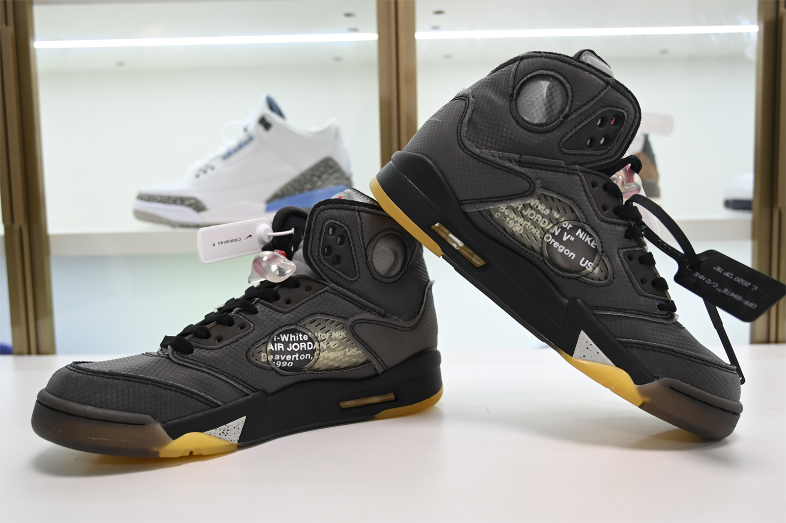 Off-White AIR JORDAN 5 SP BLACK MUSLIN FIRE RED CT8480-001