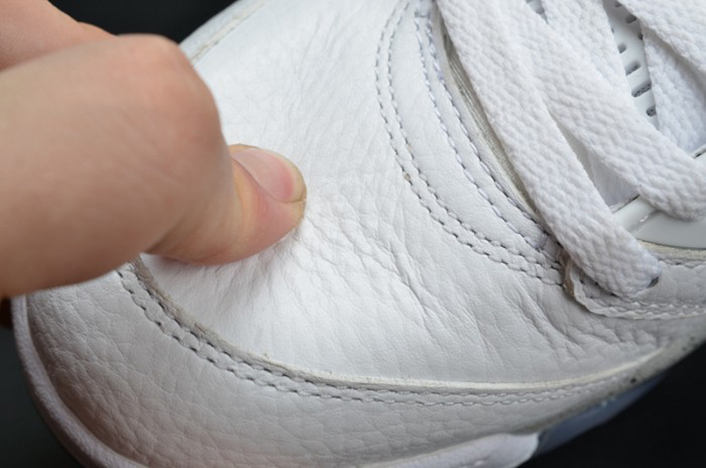 AIR JORDAN 5 RETRO "WHITE CEMENT" mens 136027-104