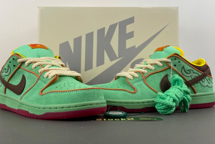 Nike SB Dunk Low “BHM” HF3058-300