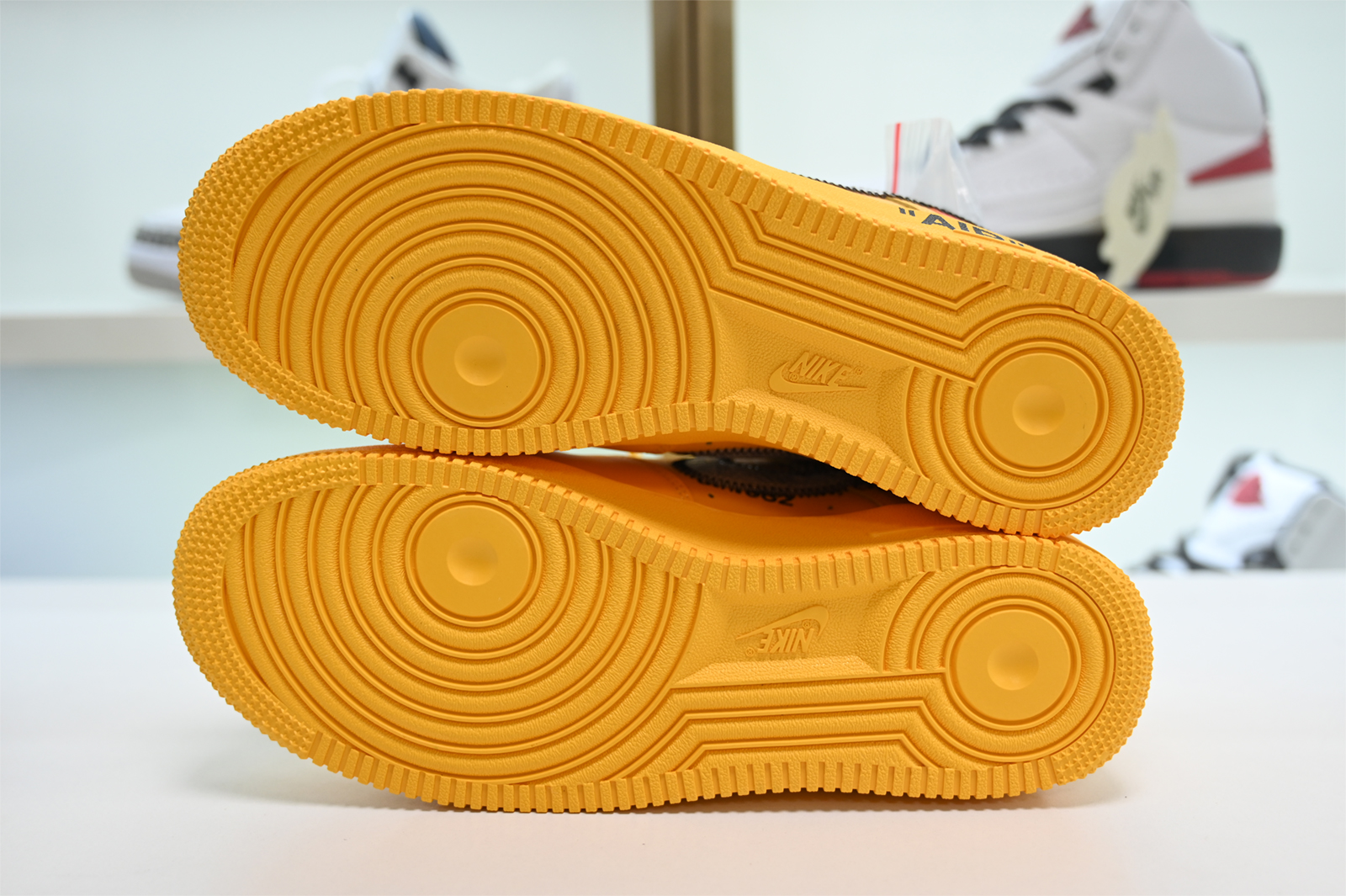 Off-White  x Nike Air Force 1 “University Gold” DD1876-700