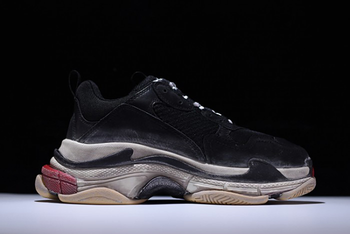 BALENCIAGA TRIPLE S W06E1-1000