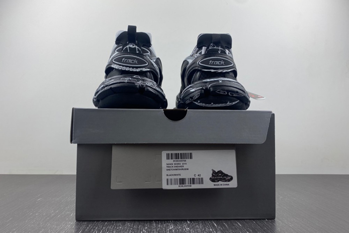 Balenciaga Track Sneaker 542436 W3SR2 2315