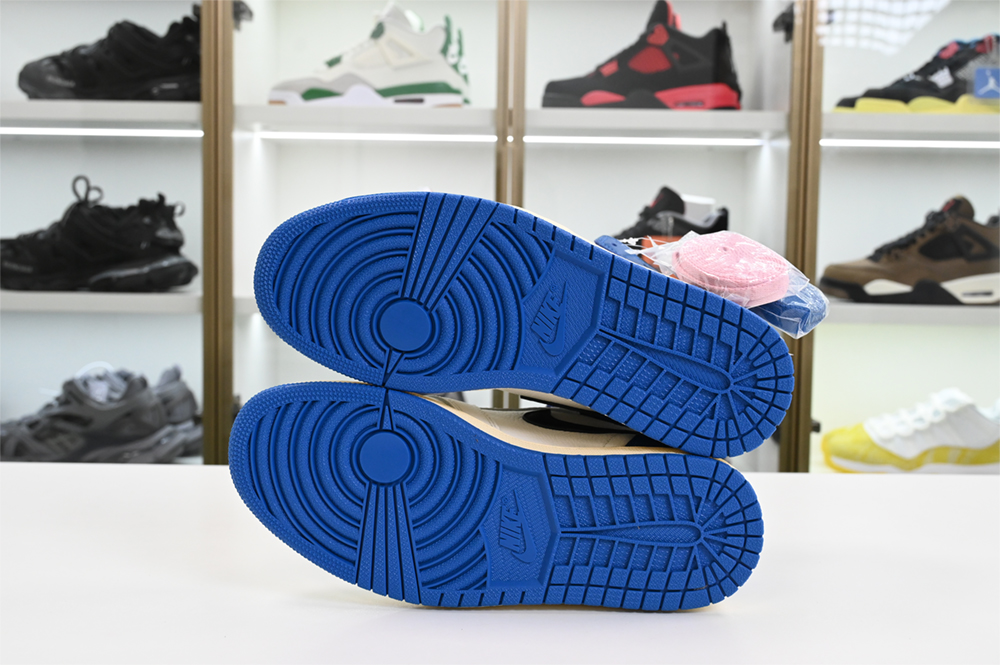 Air Jordan 1 Travis Scott High DH3227-105