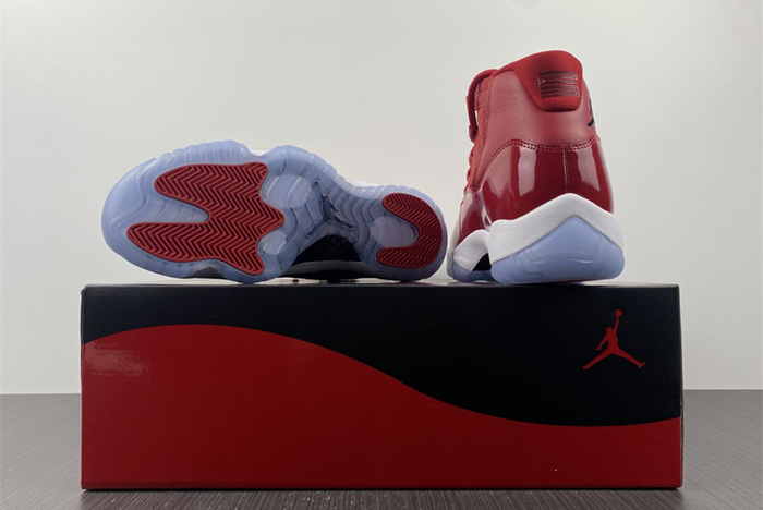 Air Jordan11 378037-623