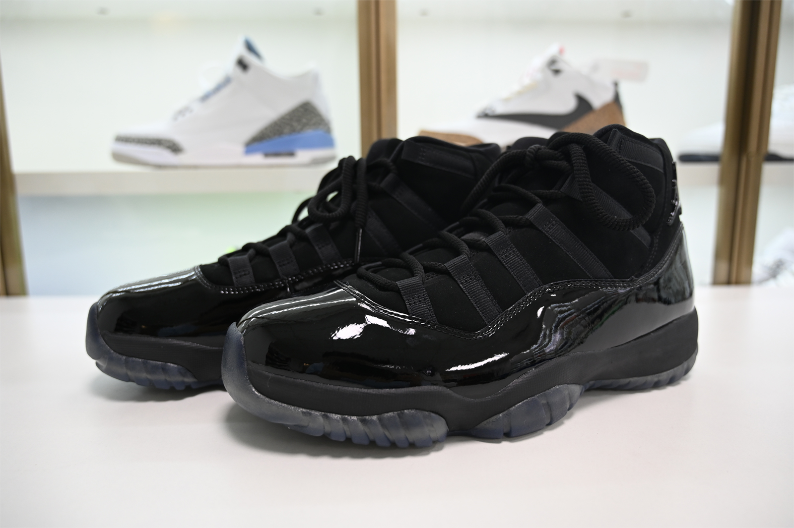 Air Jordan 11 “Cap and Gown” black 378037-005