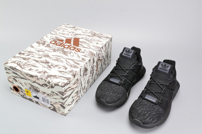 AIR JORDAN 12 RETRO "WINGS" black/ metallic gold-white mens 848692-033