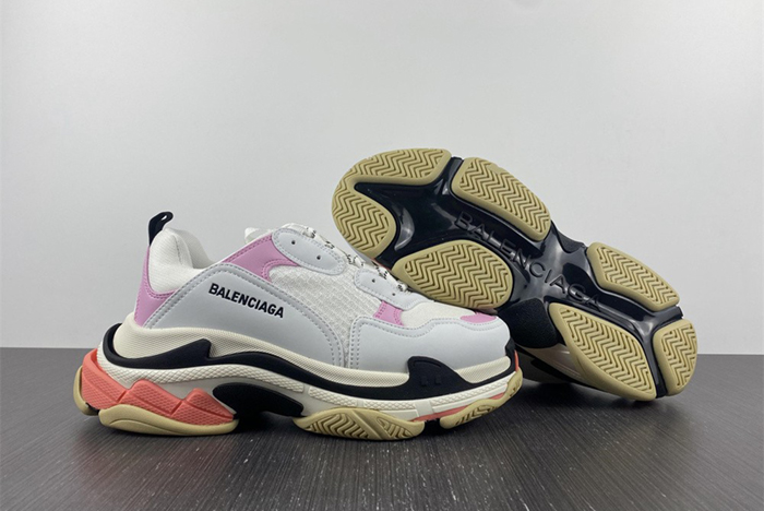 BALENCIAGA TRIPLE 536737 WO90M 5691