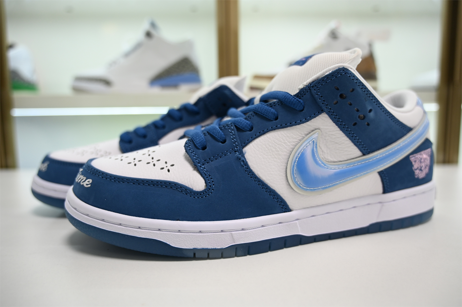 Born x Raised x Nike SB Dunk Low FN7819-400