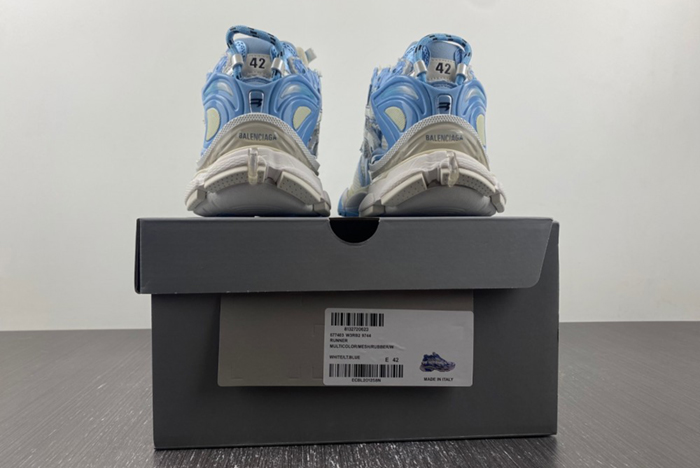BALENCIAGA -Runner 7.0 light blue 677403 W3RB2 9744