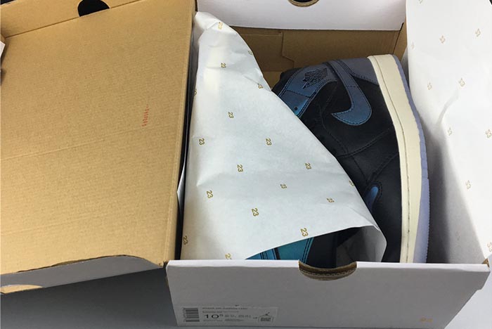 Air Jordan 1 Mid “Iridescent” BQ6472-009