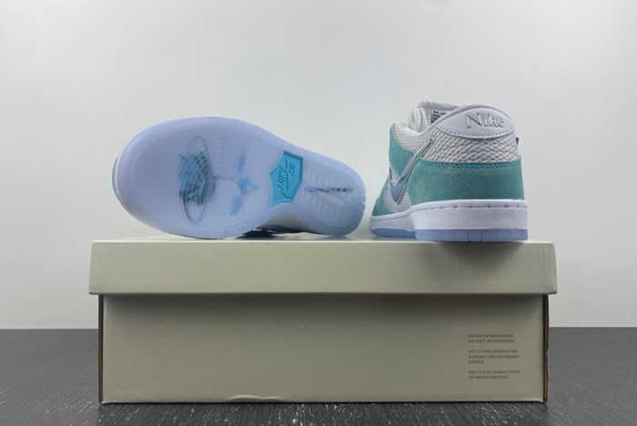 Dunk SACAI*NIKE SB Low FD2562-400