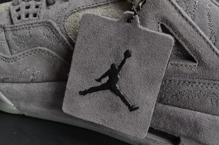 KAWS x Air Jordan 4