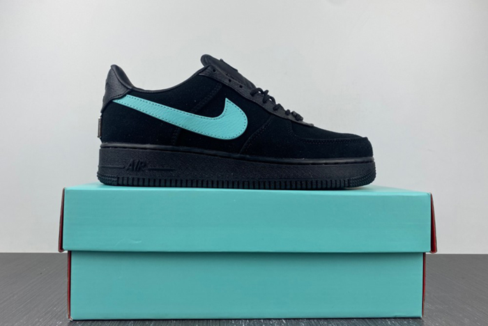 Tiffany & Co. x Nike Air Force 1 Low DZ1382-001
