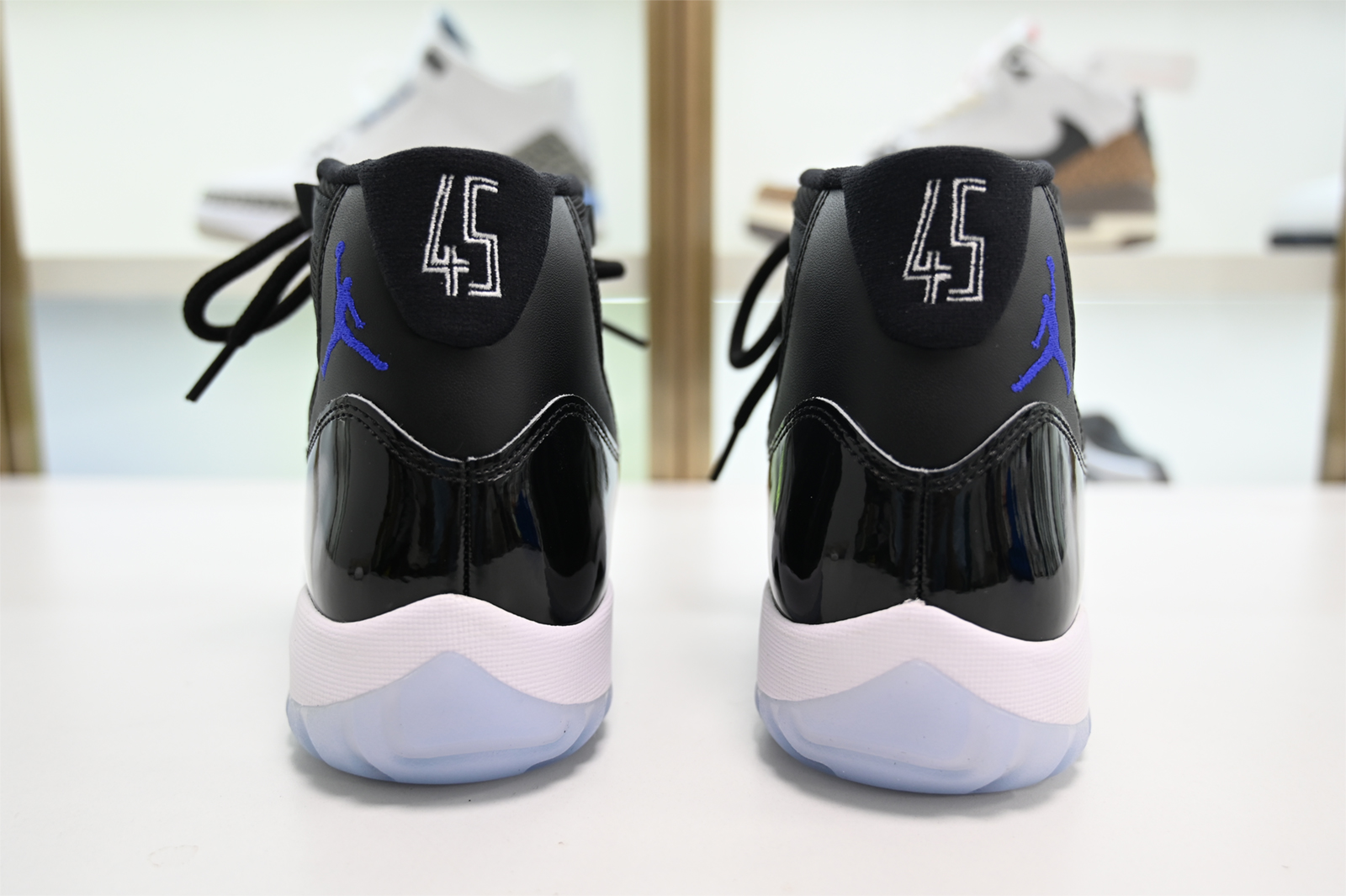 Jordan 11 Retro Space Jam (2016) - 378037-003